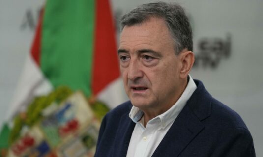 aitor esteban si el viernes no se traspasan transferencias a euskadi no se quedaran cruzados de brazos