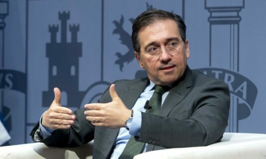 el gobierno dice que hablara con delcy e insiste en que la solucion en venezuela no puede imponerse por la fuerza