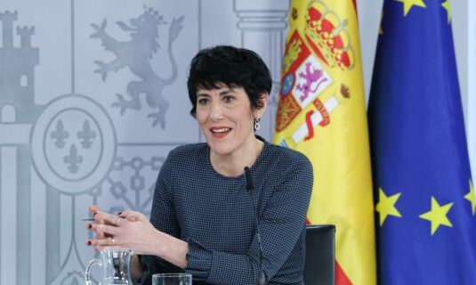 el gobierno se abre a abordar mas temas con feijoo que quiere hablar de venezuela y toda la politica exterior