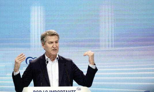 feijoo replica a sanchez que en espana sobra la gente que viene a alterar la convivencia o saltarse las leyes