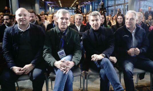 feijoo pide al pp una oposicion sin cuartel contra sanchez los espanoles estan enfadados yo tambien