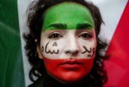iran une a cibeles con una declaracion institucional que ensalza la valentia de las mujeres
