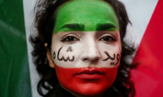 iran une a cibeles con una declaracion institucional que ensalza la valentia de las mujeres