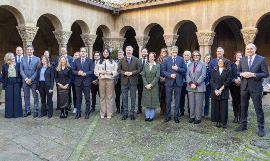 azcon dice que vox no tiene ninguna intencion de volver al gobierno de aragon y tacha de incoherente a alegria