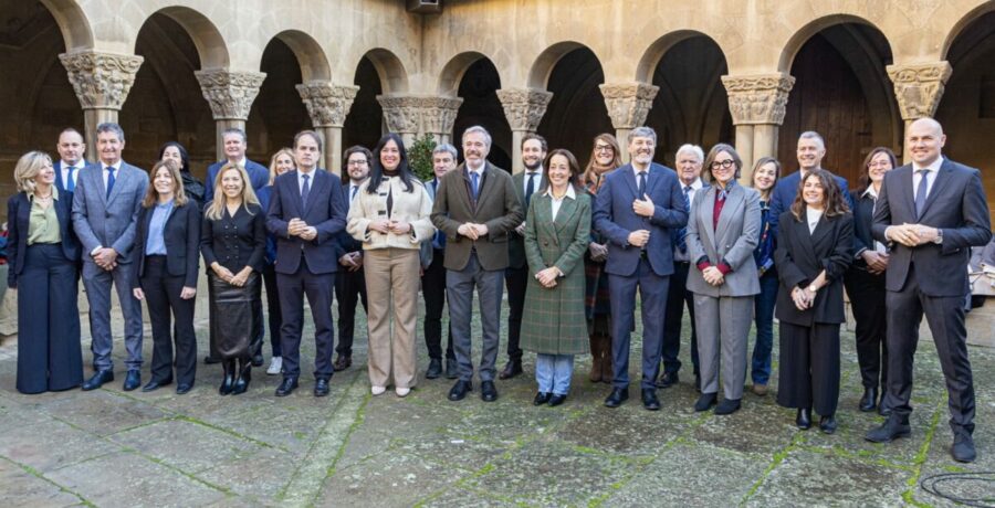 azcon dice que vox no tiene ninguna intencion de volver al gobierno de aragon y tacha de incoherente a alegria