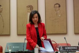 robles acude al congreso para abordar un eventual despliegue de tropas espanolas en ucrania y groenlandia