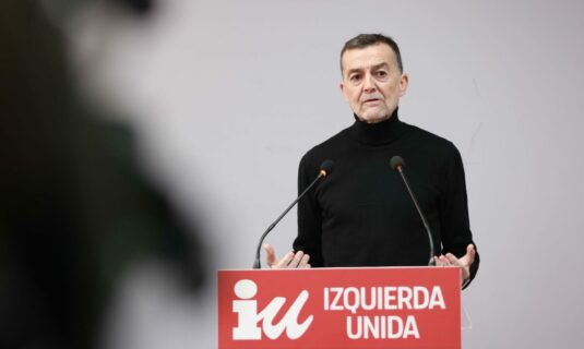 iu ve necesario superar sumar y llama a construir un frente amplio electoral de izquierdas con una nueva marca