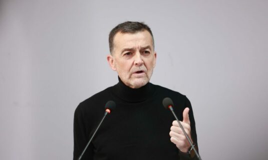 iu exige que espana no participe en la junta de paz de trump y sumar tambien expresa su rechazo