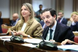 el pp descarta llamar a las hijas de zapatero a la comision koldo del senado y formaliza la citacion a paco salazar