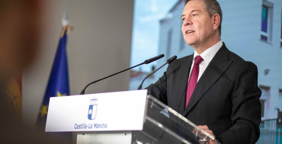 page apoya al gobierno que ha dado la cara y critica a los buitres politicos que aprovechan las tragedias