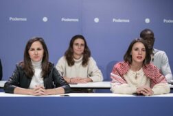 podemos avisa de que sus diputados votaran en contra de mandar tropas a ucrania no a las guerras por dinero