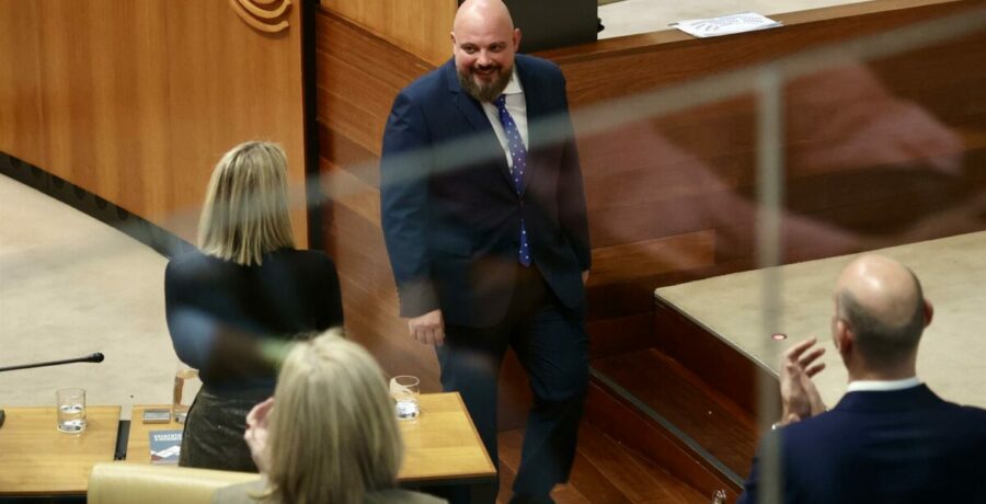 manuel naharro del pp elegido nuevo presidente de la asamblea de extremadura en segunda votacion