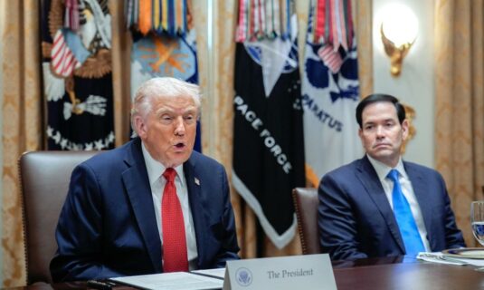 trump insta a cuba a llegar a un acuerdo tras el corte del petroleo de venezuela antes de que sea tarde