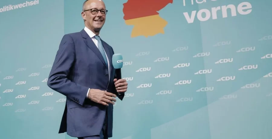 el gobierno aleman anuncia leyes mas duras y mas medios para combatir el extremismo de izquierda y derecha