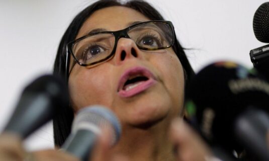 sanchez habla con delcy rodriguez y le traslada su oferta de mediacion para una transicion pacifica en venezuela