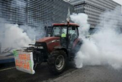 el parlamento europeo paraliza el acuerdo ue mercosur y lo envia a la justicia europea