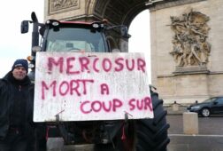 los 27 dan luz verde a la firma del acuerdo comercial con mercosur tras adoptar salvaguardas agricolas