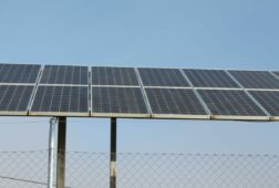la eolica y solar superan en generacion de electricidad a los fosiles en la ue por primera vez en 2025