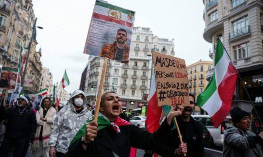 espana a favor de ampliar las sanciones a iran e incluir a la guardia revolucionaria en la lista de grupos terroristas