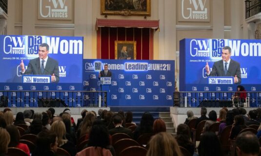 sanchez promete a las familias de las victimas que llegara hasta el final y hara las mejoras necesarias