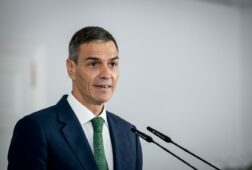 sanchez defiende que la ue avance en su integracion en defensa sin un acuerdo unanime de los 27