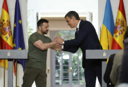 sanchez abordara con los grupos del congreso un posible envio de tropas espanolas a ucrania cuando acabe la guerra