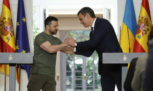 sanchez abordara con los grupos del congreso un posible envio de tropas espanolas a ucrania cuando acabe la guerra