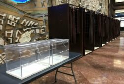 hasta 1 036 325 aragoneses estan llamados este domingo a elegir a los 67 diputados autonomicos