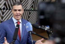 el psoe llevara manana al congreso una iniciativa contra la politica exterior de eeuu