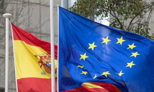 los espanoles mas preocupados por conflictos y desinformacion que la media europea pero entre los mas optimistas