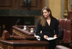 ester munoz convencida de que habra entendimiento entre pp y vox en las comunidades no veo otra opcion