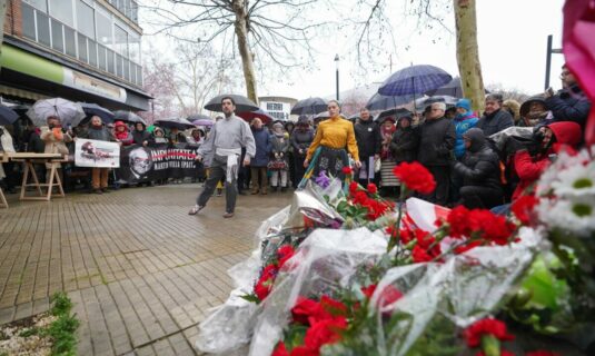bildu y pnv retan a sanchez a hacer memoria de verdad y recuerdan que hay documentos secretos mas antiguos que el 23f