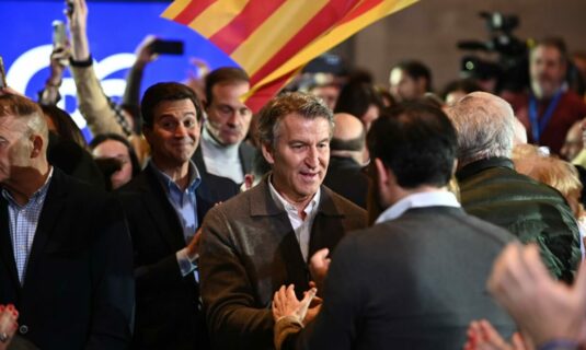 feijoo cierra campana pidiendo no dispersar el voto con vox hay que poner el cabreo a trabajar no a bloquear