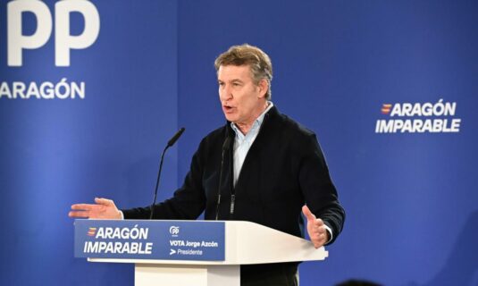 feijoo critica la regularizacion de inmigrantes es intentar comprar votantes en el futuro