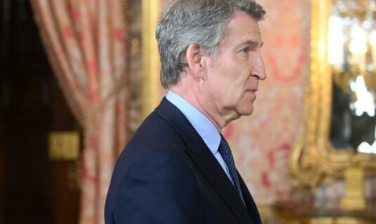 feijoo asegura que el documento marco de negociacion no era para vox sino que era un texto interno para sus barones