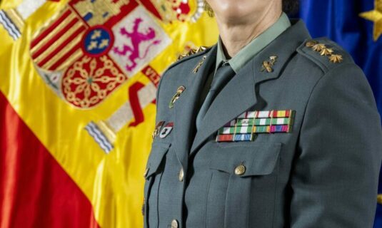 sanchez ve el ascenso de gimeno duran primera mujer coronel de la guardia civil como un paso hacia la igualdad real