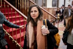 belarra carga contra sumar bng erc y bildu por sostener a sanchez a cualquier precio alimentando a la derecha