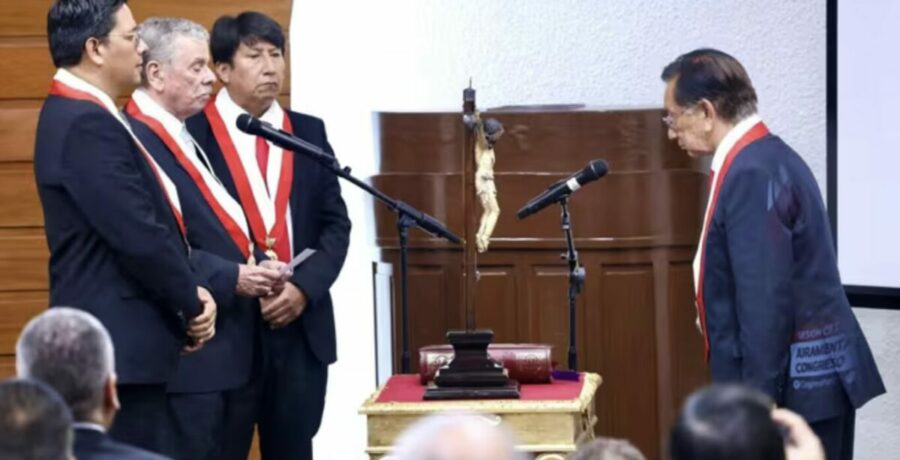 peru jose maria balcazar nuevo presidente interino