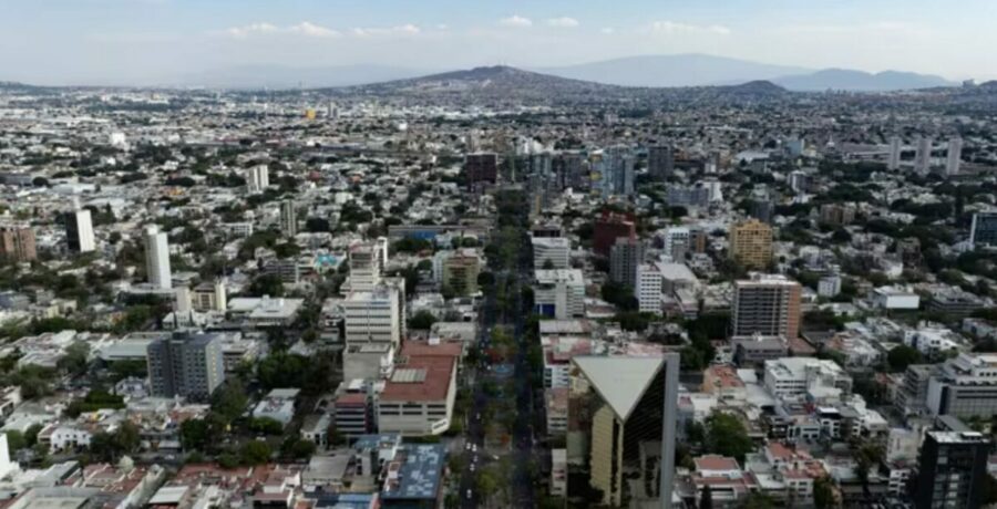 espana pide a sus nacionales en mexico extremar las precauciones y evitar los cruces con eeuu