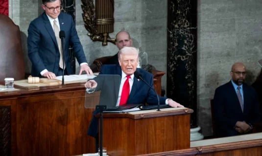 trump amenaza a canada con consecuencias mucho peores si sus payasos dirigentes no entran en vereda