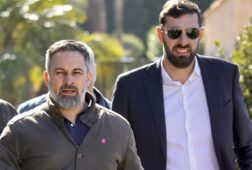 vox plantea retirar a jose angel antelo la presidencia de vox en murcia