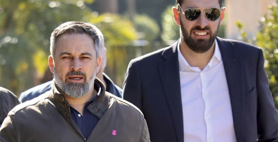 dimision en bloque en vox murcia la direccion regional deja el control en manos de la cupula nacional