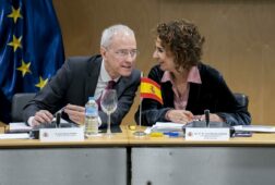 espana rebajara el deficit y cumplira con las reglas fiscales si aplica medidas de ajuste