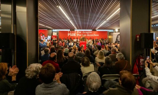 una edil del pp se disculpa con su partido tras insultar a sanchez en un mitin la critica politica es legitima el insulto no