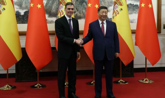 sanchez viajara a china en el mes de abril su cuarta visita en mas de tres anos