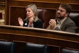 sumar reivindica la republica en visperas de que el rey presida un acto sobre la constitucion sobra la monarquia