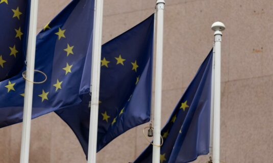 los veintisiete aprueban el primer paquete de prestamos de defensa para ocho paises de la ue incluido espana