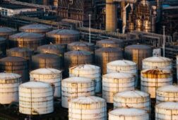 la aie liberara 400 millones de barriles de reservas de petroleo