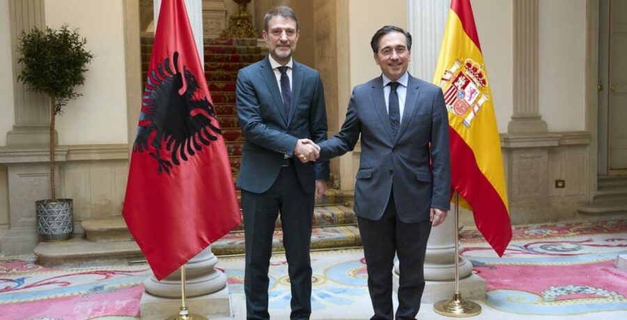 albares reitera el apoyo de espana a la candidatura de albania en su proceso de adhesion a la ue