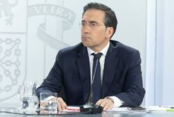 albares justifica el cese de la embajadora en tel aviv por las injurias y calumnias que llegan de israel contra espana